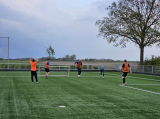 Training S.K.N.W.K. JO19-1 van donderdag 25 april 2024 (99/120)